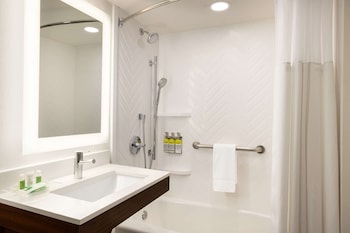Room, 1 King Bed, Accessible, Bathtub (Mobility & Hearing)