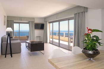 Suite, Sea View