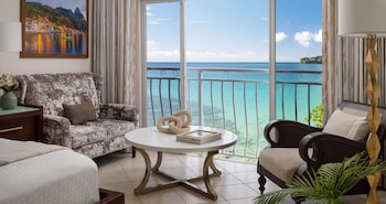 Room, 1 Bedroom, Ocean View (Emerald Oceanfront)
