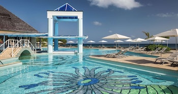 Room, 1 Bedroom (Emerald Oceanview Walkout)