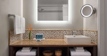 Honeymoon Room, 1 Bedroom, Garden View (Emerald Honeymoon Hideaway Grande Lux)