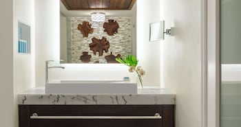 Luxury Suite, 1 Bedroom, Ocean View (Sunset Bluff Butler Suite w/Balcony)
