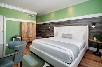 King Bedroom City View
