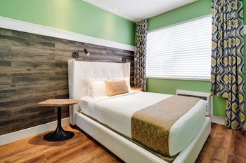 Queen Bedroom
