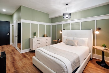 Accessible Queen Bedroom