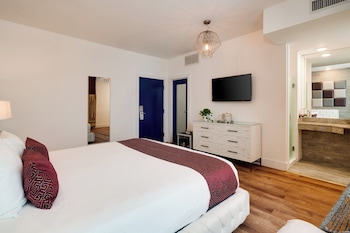Junior Suite King Juliette Balcony