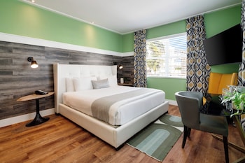 King Bedroom City View