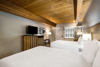 Standard Room, 2 Queen Beds, Non Smoking