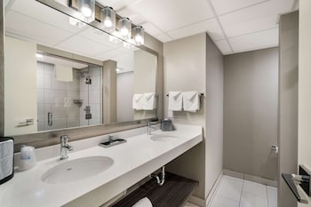 Junior Suite, 1 King Bed, Non Smoking (Larger Room)