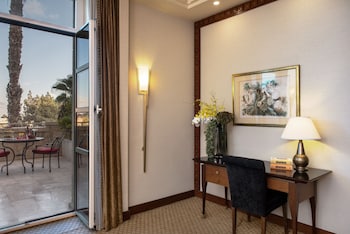 Room, Garden View