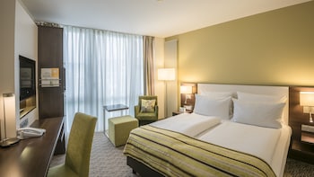 Standard Room, 1 Queen Bed