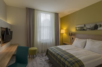 Standard Room, 1 Queen Bed