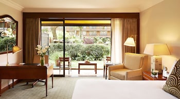Norfolk Signature Suite with King Bed