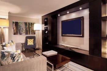 Suite, 1 Bedroom (Mobility Accessible, Roll-In Shower)