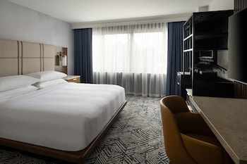 Room, 1 King Bed (Mobility Accessible, Roll-In Shower)