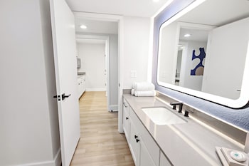 Suite, 2 Bedrooms, Accessible