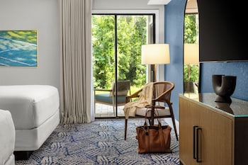 Deluxe Room, 1 King Bed