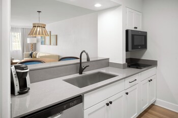 Suite, 2 Bedrooms (2 Queen Beds)