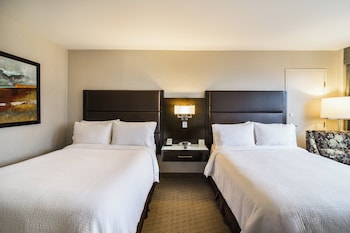 Standard Room, 2 Double Beds (High Floor)
