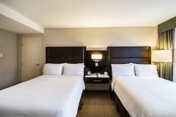 Standard Room, 2 Double Beds, Balcony (High Floor)