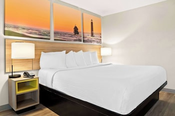 Deluxe Suite, 1 King Bed, Non Smoking (One-Bedroom)