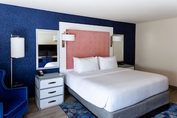 Premium Room, 1 King Bed with Sofa bed
