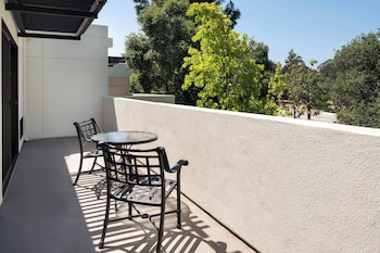 Suite, 1 Bedroom, Balcony