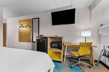 Business Room, 1 King Bed, Non Smoking