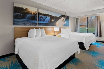Standard Room, 2 Queen Beds, Non Smoking