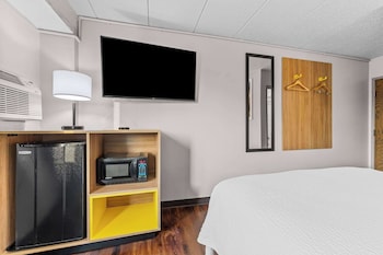 Standard Room, 1 Queen Bed, Non Smoking