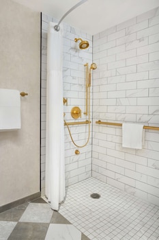 Room, 1 King Bed, Accessible, Bathtub (Mobility)