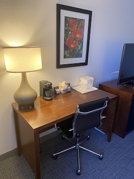 Business Room, 1 Queen Bed with Sofa bed, Non Smoking