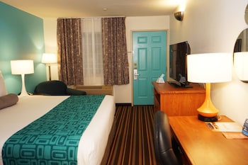Standard Room, 1 King Bed