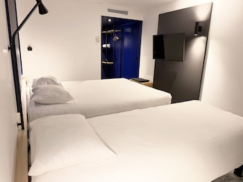 Room, Multiple Beds