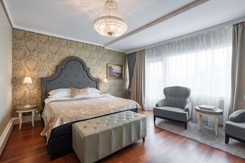 Superior Room (King)