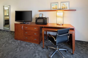 Room, 2 Queen Beds, Hearing Accessible (Transfer Shower & Accessible Bathtub)