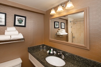 Room, 2 Double Beds, Courtyard View, Ground Floor