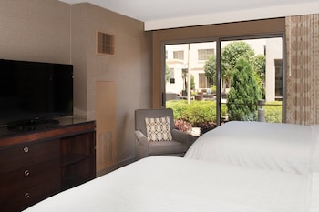 Room, 2 Double Beds, Courtyard View, Ground Floor