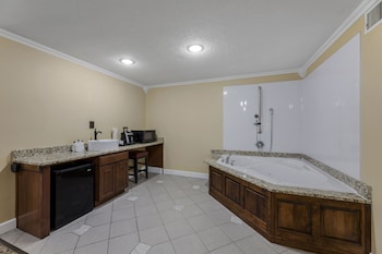 Suite, 1 King Bed, Non Smoking, Jetted Tub