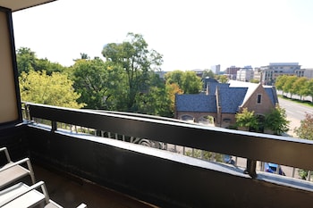 Standard Room, 1 King Bed (Top Floor)