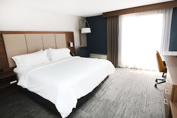Standard Room, 1 King Bed (Top Floor)