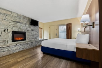 Suite, Multiple Beds, Non Smoking, Refrigerator & Microwave
