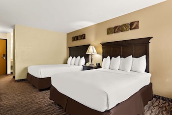 Suite, 2 Queen Beds, Non Smoking, Microwave (Oversized Room;with Sofabed)