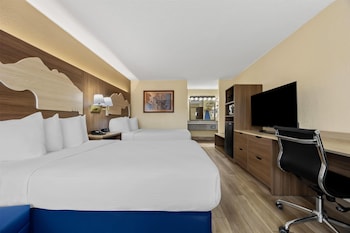 Standard Room, 2 Double Beds, Non Smoking, Refrigerator & Microwave (Pet Friendly)
