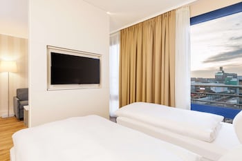 Suite (Extra Bed 3 adults)