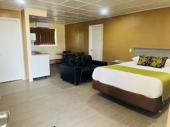 Room, 1 Queen Bed, Non Smoking, Kitchen