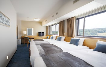 No cleaning service Deluxe Twin+2Extra Beds(Non-smoking)