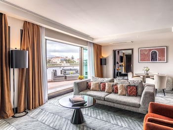 Suite, 1 King Bed, Terrace (Opera)