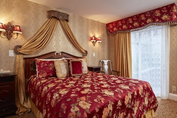 Royal Family Suite (two-bedroom)