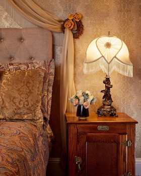 Deluxe Room, 1 King Bed